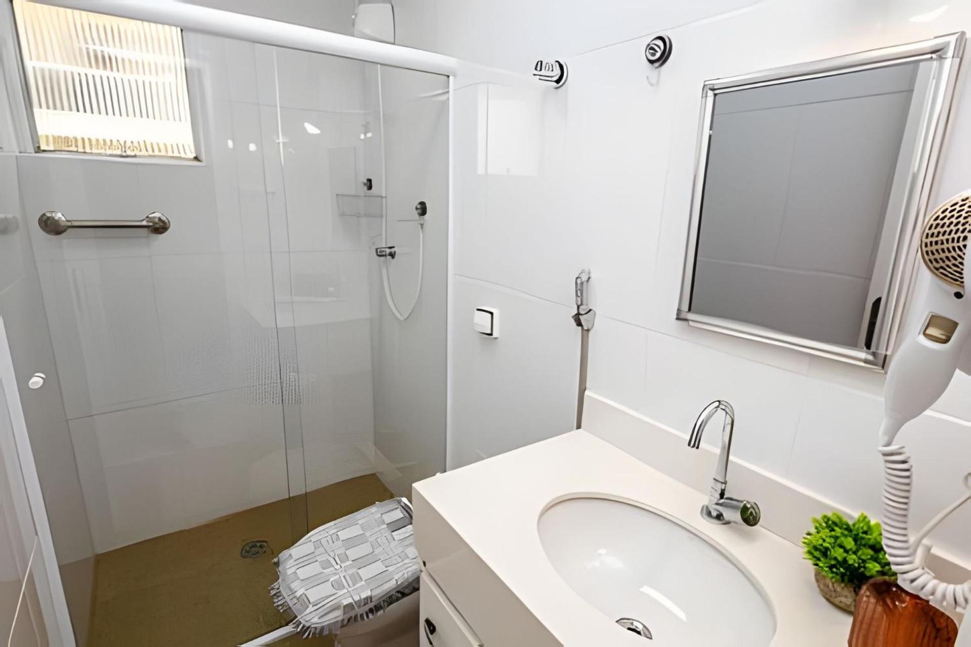 Apto Na Enseada Excelente Localizacao, 500M Da Praia, Garagem, Ar Condicionado Portaria 24 Horas Guarujá Exteriör bild